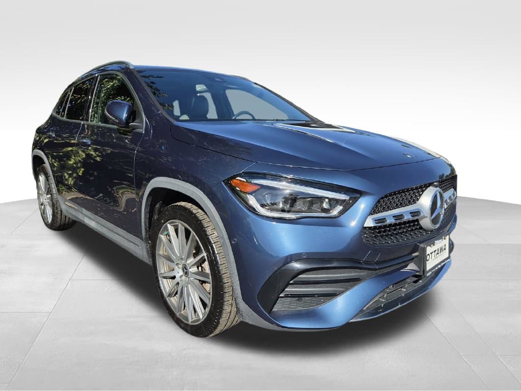2023 Mercedes-Benz GLA Base — photo 1 of 4