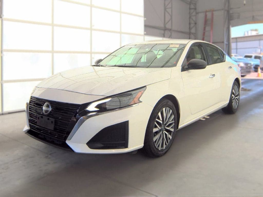 2024 Nissan Altima 2.5 SV — photo 1 of 6