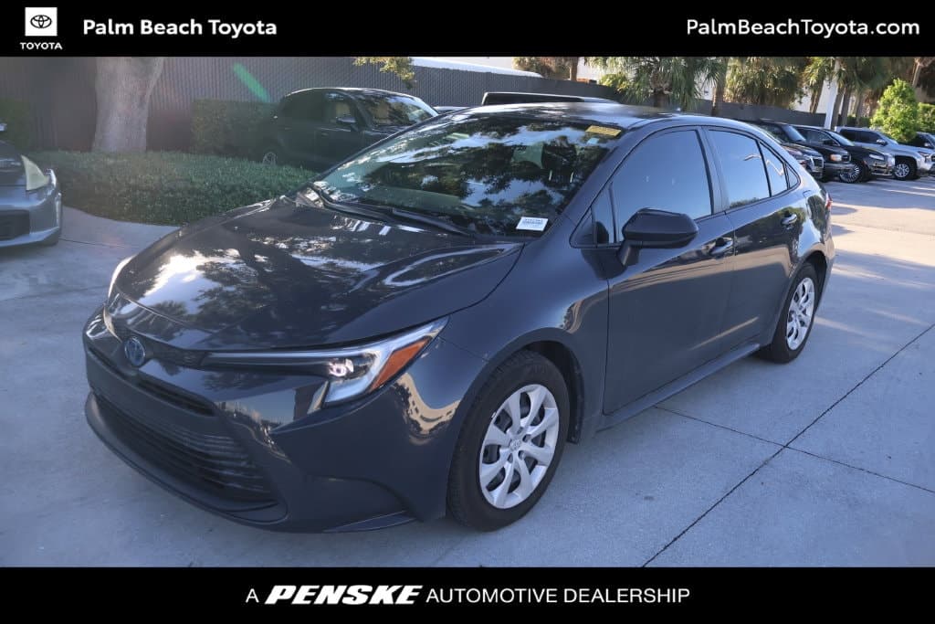 2025 Toyota Corolla Hybrid LE — photo 1 of 8