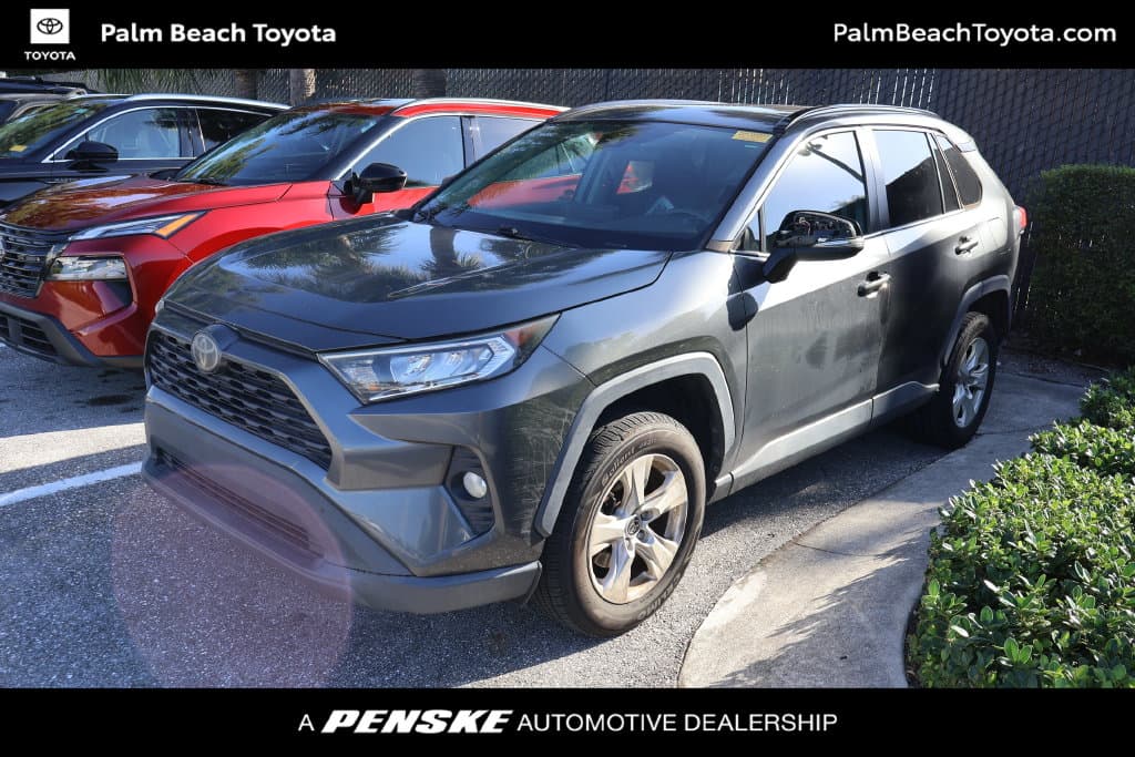 2021 Toyota RAV4 XLE — photo 1 of 7