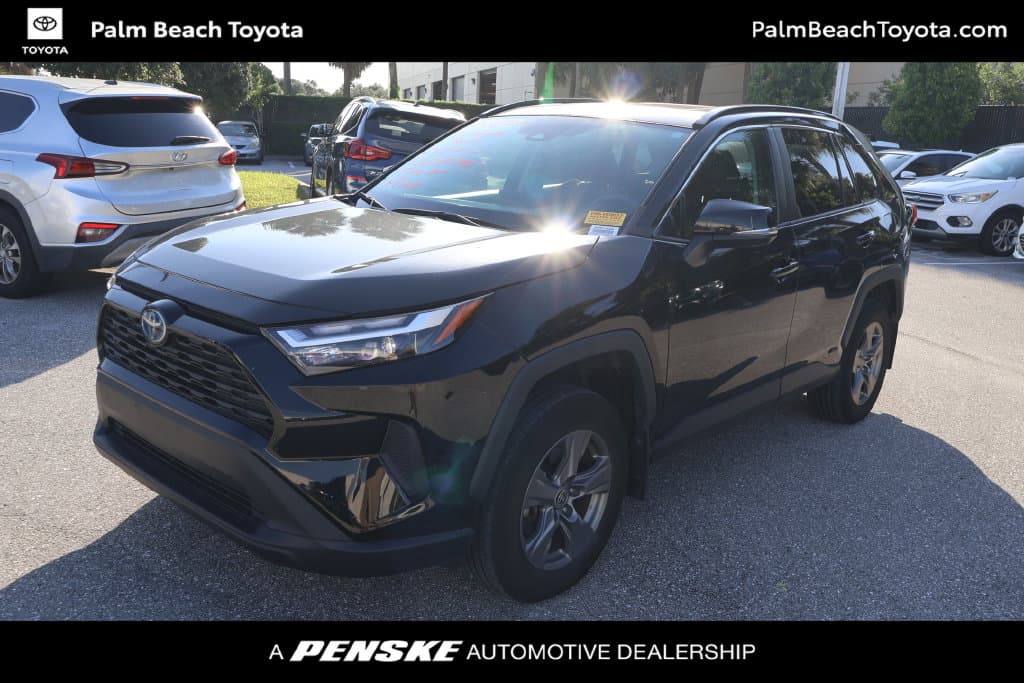 2024 Toyota RAV4 Base — photo 1 of 8