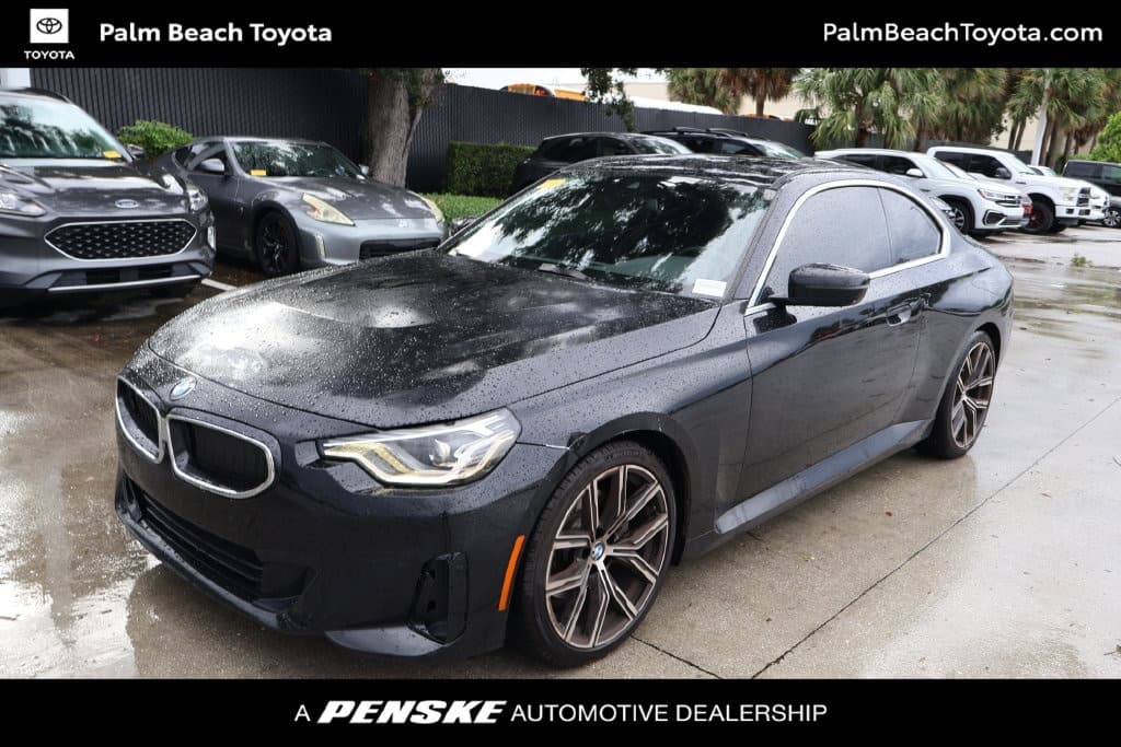 2022 BMW 2 Series 230i — photo 1 of 8