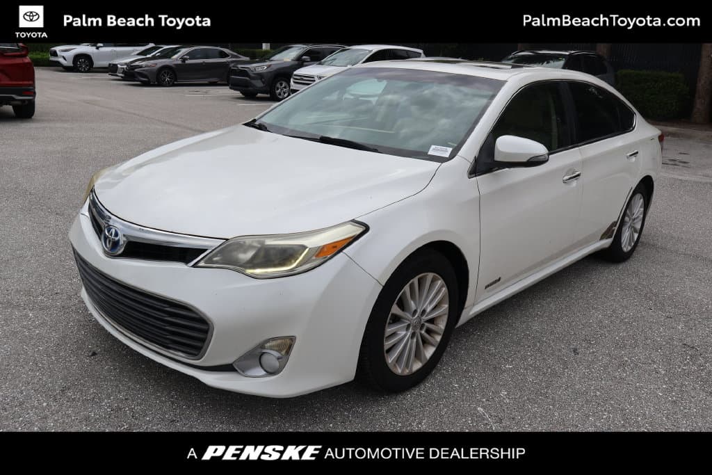 2013 Toyota Avalon Hybrid Limited — photo 1 of 8
