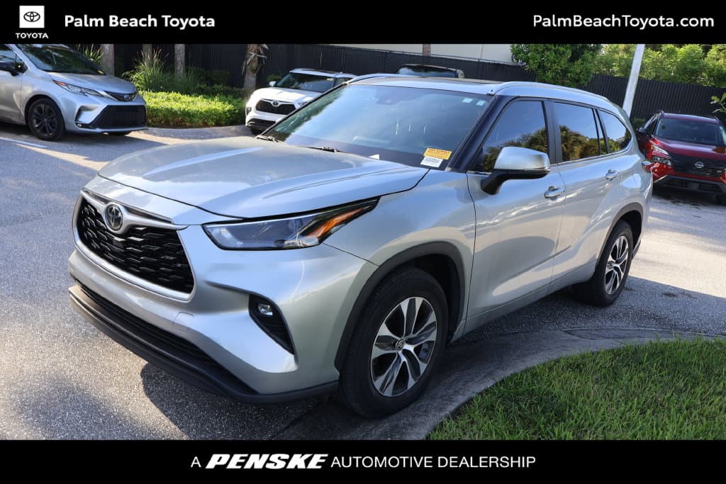 2023 Toyota Highlander XLE — photo 1 of 8