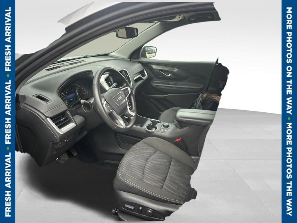 2024 GMC Terrain SLE — photo 1 of 7