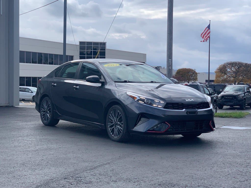 2023 Kia Forte GT-Line — photo 1 of 34