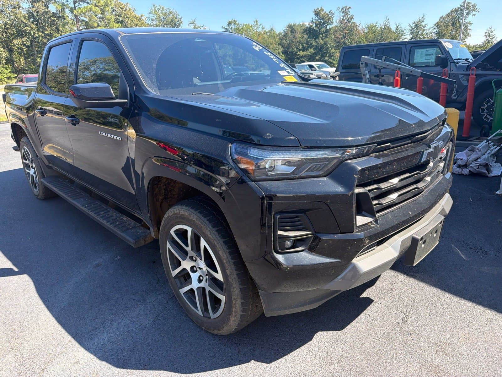 2024 Chevrolet Colorado Base — photo 1 of 10