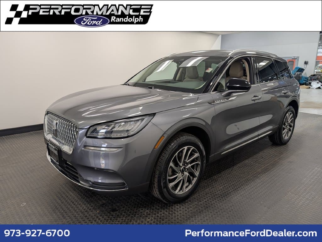 2022 Lincoln Corsair Standard — photo 1 of 35