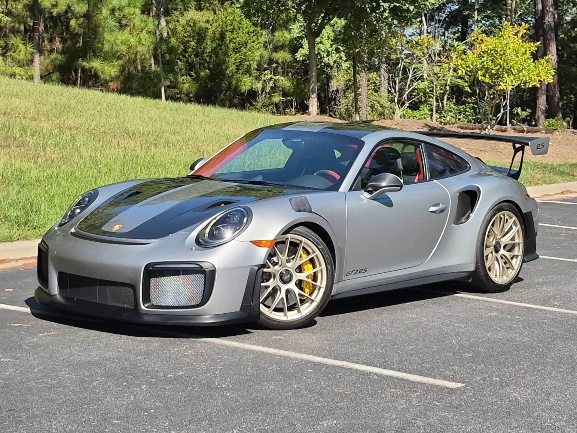 2018 Porsche 911 GT2 RS — photo 1 of 33