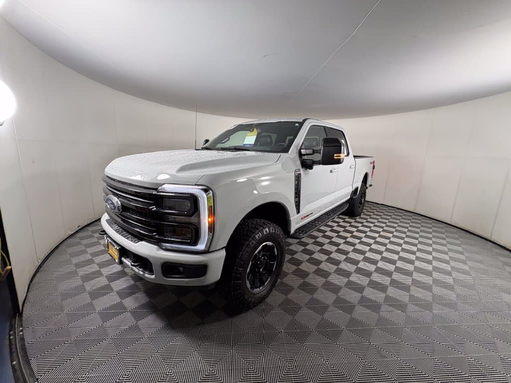 2025 Ford Super Duty F-350 SRW Platinum — photo 1 of 39