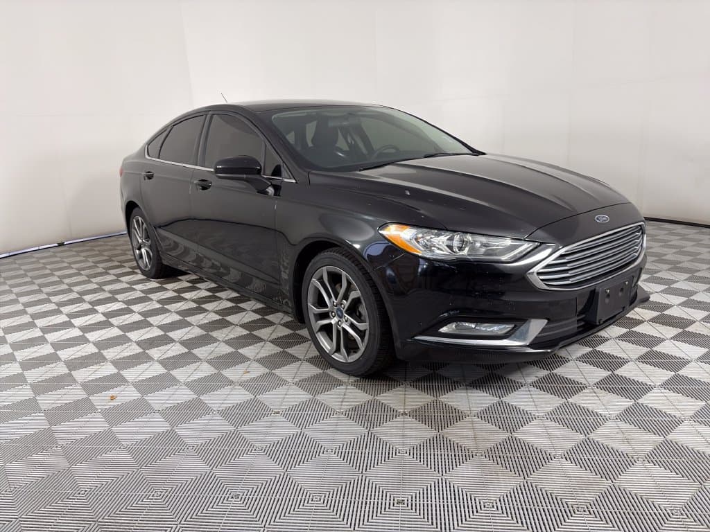 2017 Ford Fusion S — photo 1 of 30