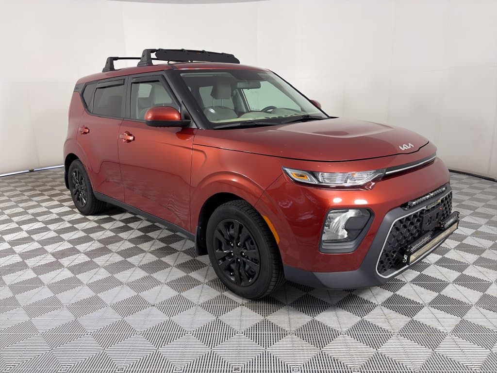 2022 Kia Soul LX — photo 1 of 28