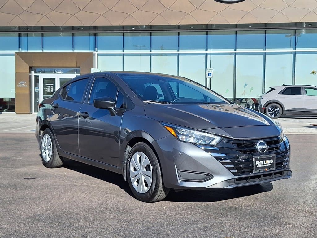 2025 Nissan Versa Base — photo 1 of 29