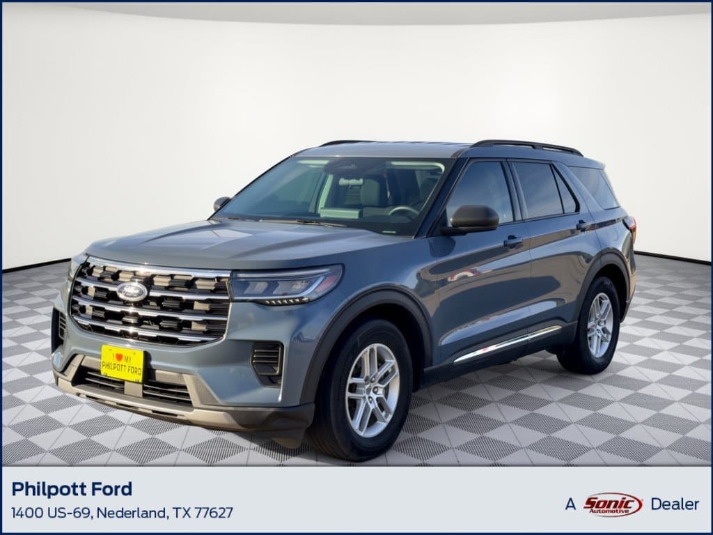 2025 Ford Explorer Active — photo 1 of 31