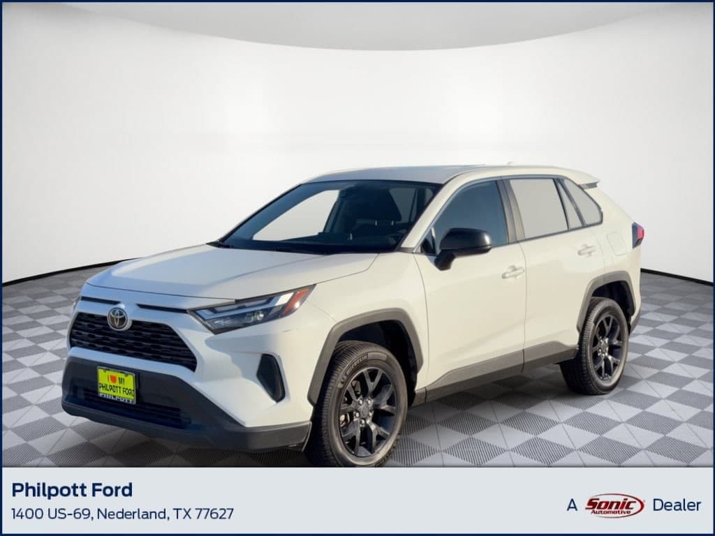 2024 Toyota RAV4 LE — photo 1 of 31