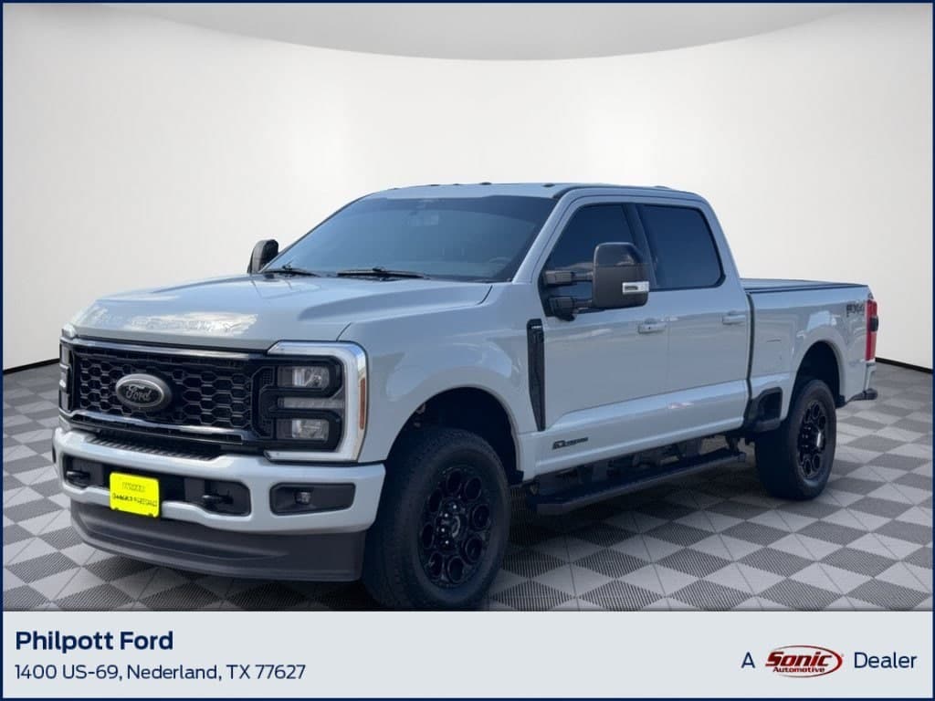 2025 Ford Super Duty F-250 SRW LARIAT — photo 1 of 31