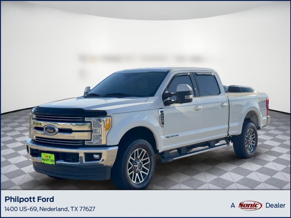 2017 Ford Super Duty F-250 SRW Lariat — photo 1 of 31