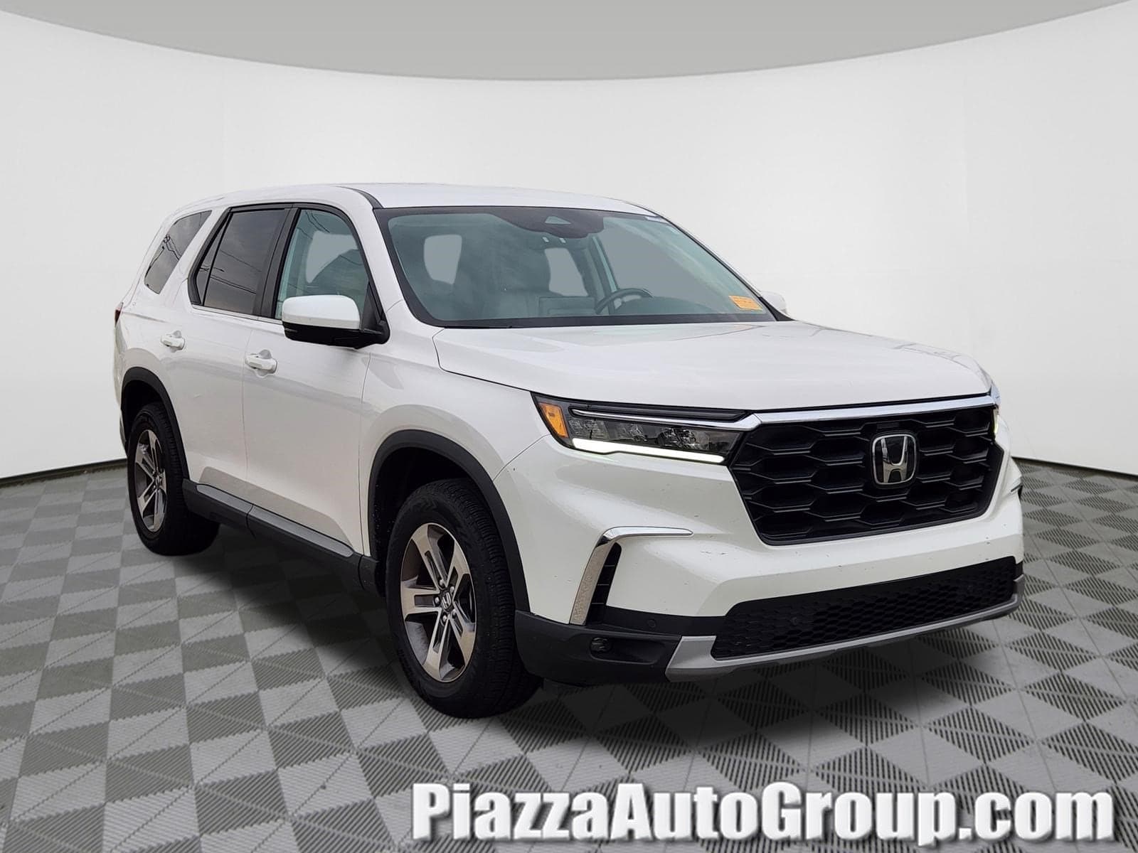 2024 Honda Pilot EX-L 7 Passenger — photo 1 of 10