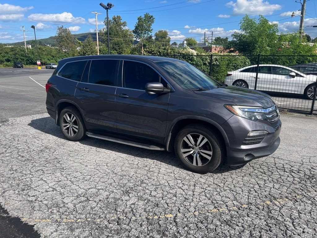 2018 Honda Pilot EX — photo 1 of 3