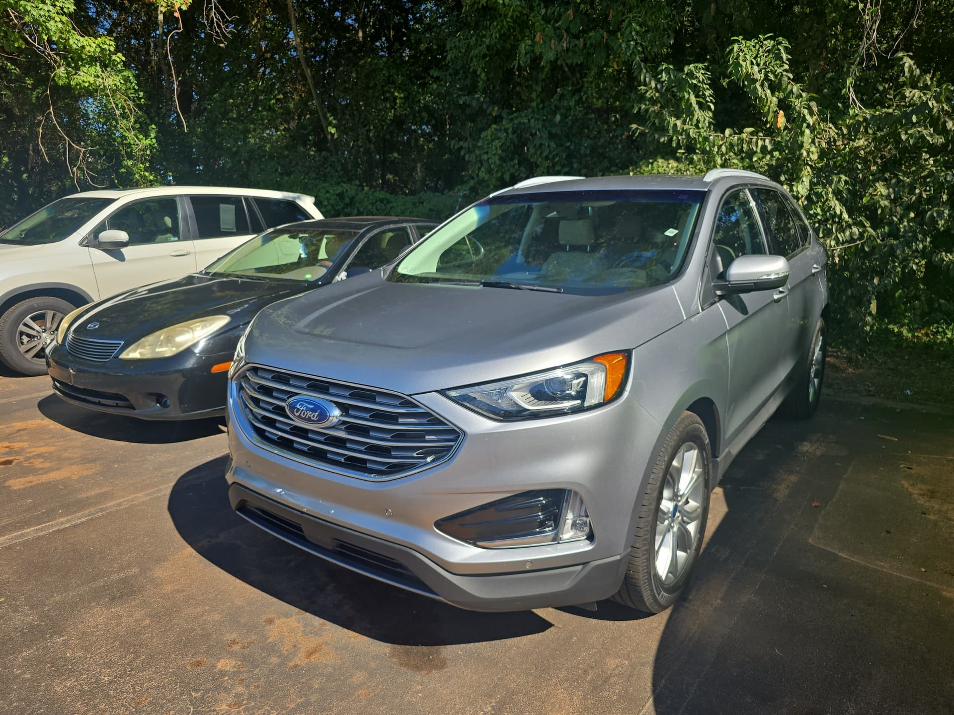 2020 Ford Edge Titanium — photo 1 of 3