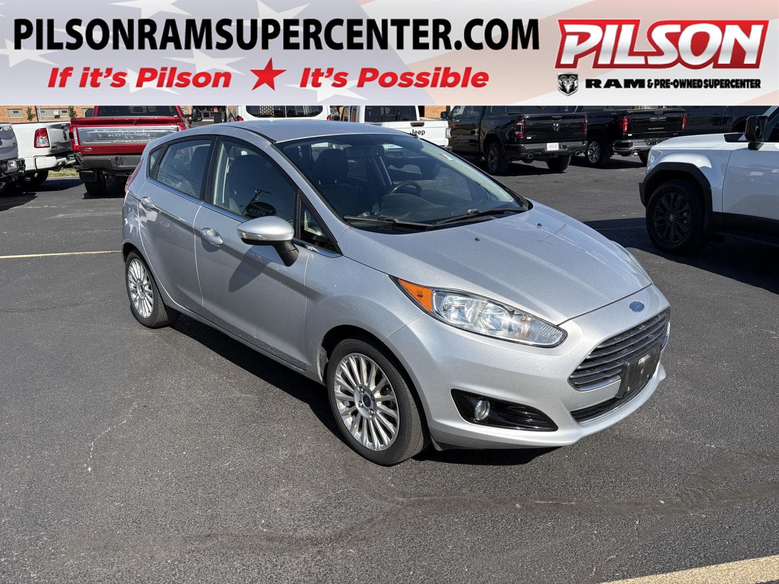 2014 Ford Fiesta Titanium — photo 1 of 10
