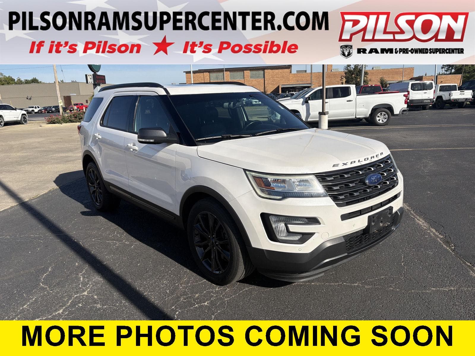 2017 Ford Explorer XLT — photo 1 of 10