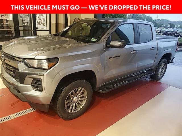 2024 Chevrolet Colorado 2WD LT — photo 1 of 25