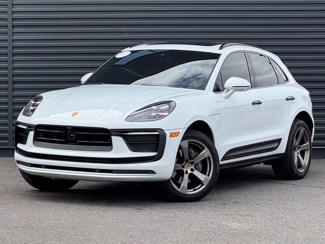 2023 Porsche Macan Base — photo 1 of 38