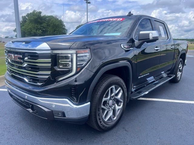 2022 GMC Sierra 1500 SLT — photo 1 of 36