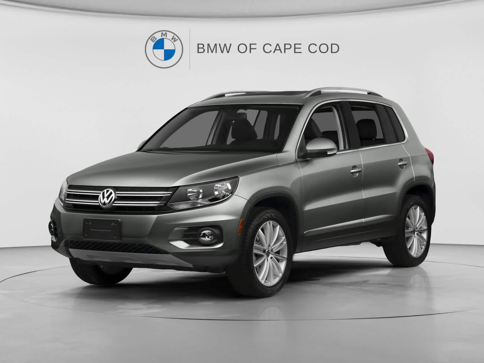 2016 Volkswagen Tiguan Base — photo 1 of 15
