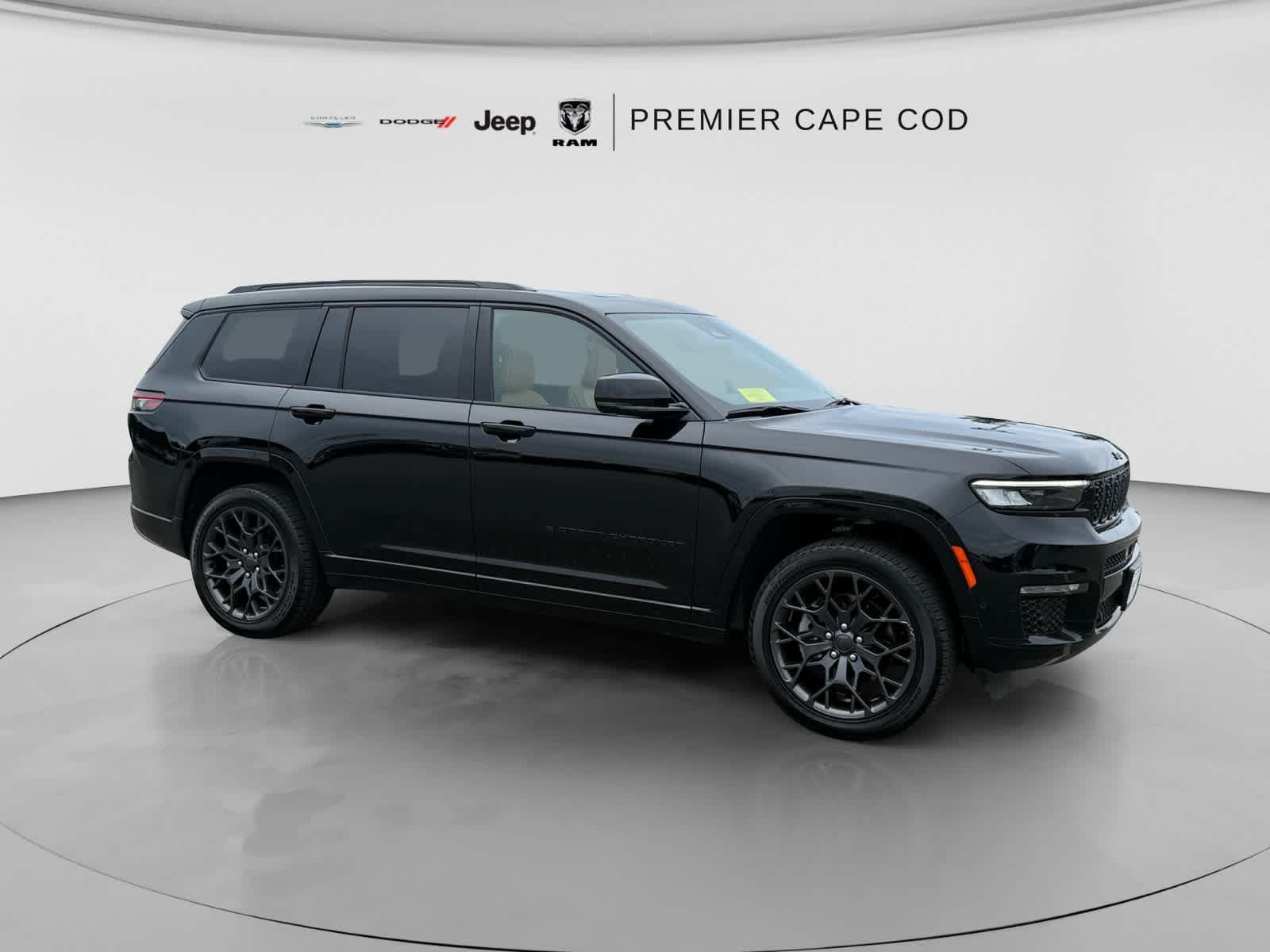 2023 Jeep Grand Cherokee Summit Reserve — photo 1 of 30