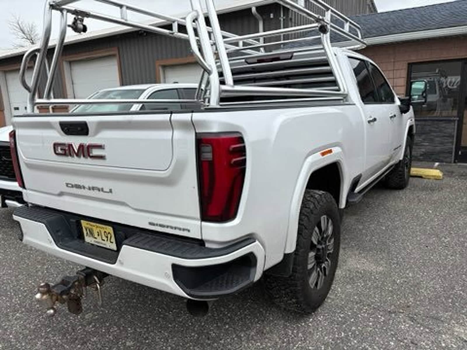 2024 GMC Sierra 2500HD Base — photo 1 of 9