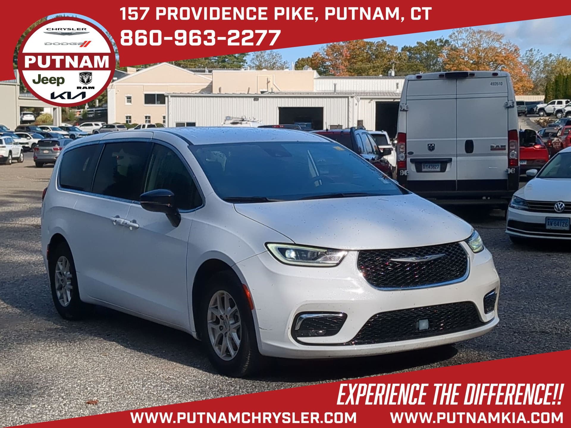 2024 Chrysler Pacifica Touring L — photo 1 of 24