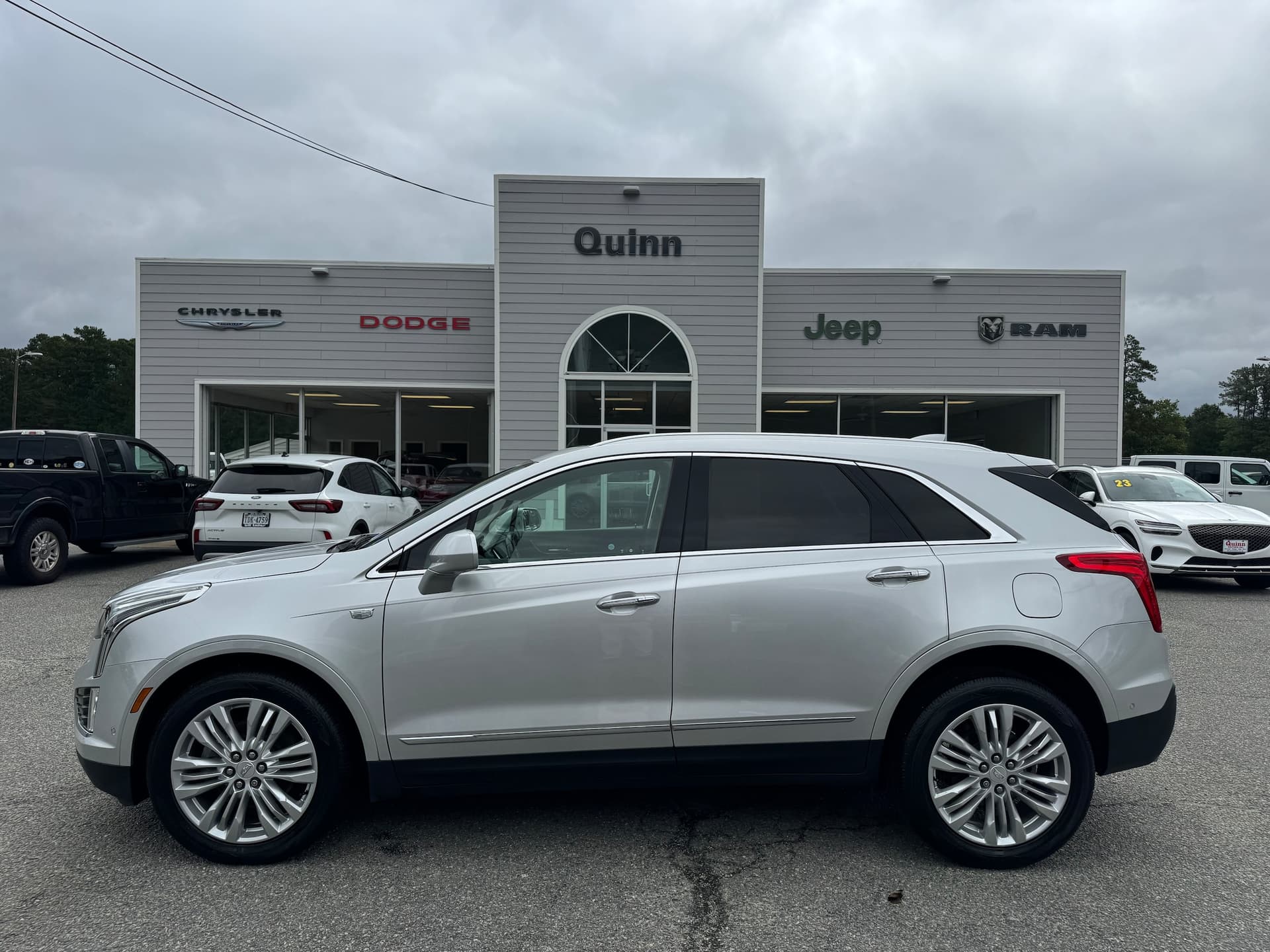 2019 Cadillac XT5 Base — photo 1 of 11
