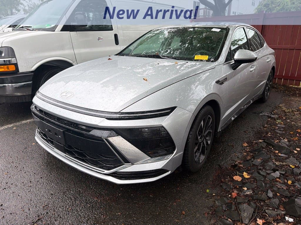2025 Hyundai Sonata SEL — photo 1 of 11