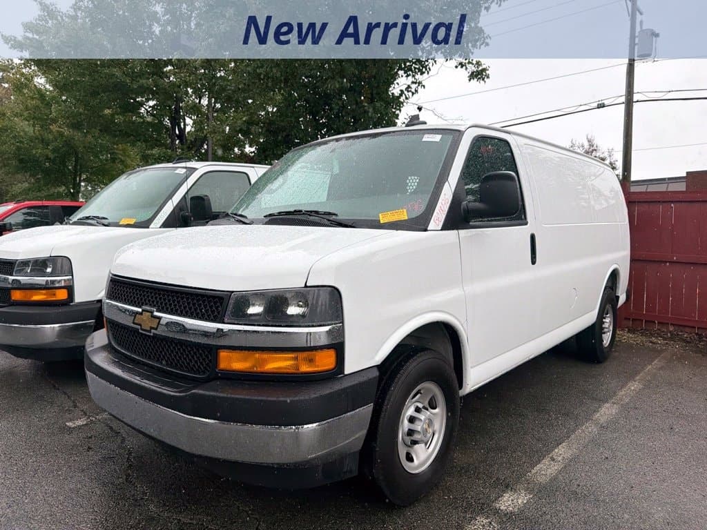 2025 Chevrolet Express Cargo Van Base — photo 1 of 6
