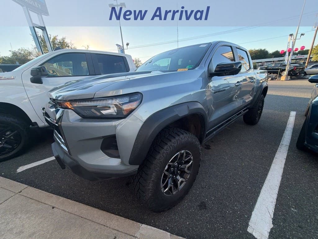 2024 Chevrolet Colorado 4WD ZR2 — photo 1 of 13