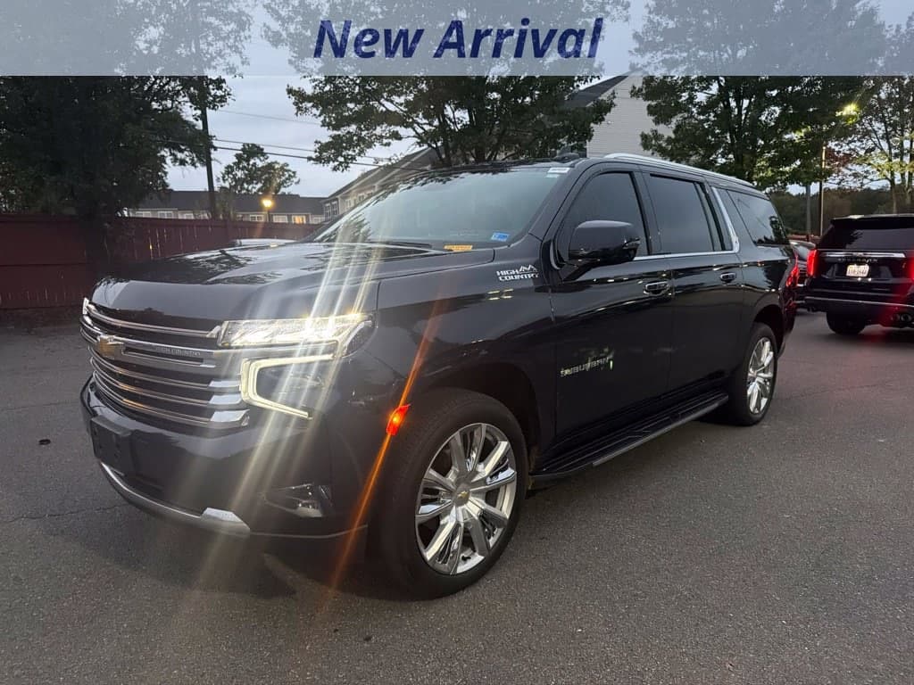 2023 Chevrolet Suburban High Country — photo 1 of 11