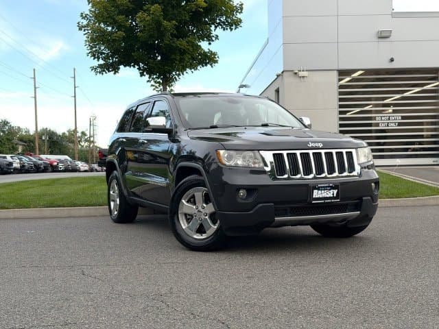 2011 Jeep Grand Cherokee Limited — photo 1 of 27