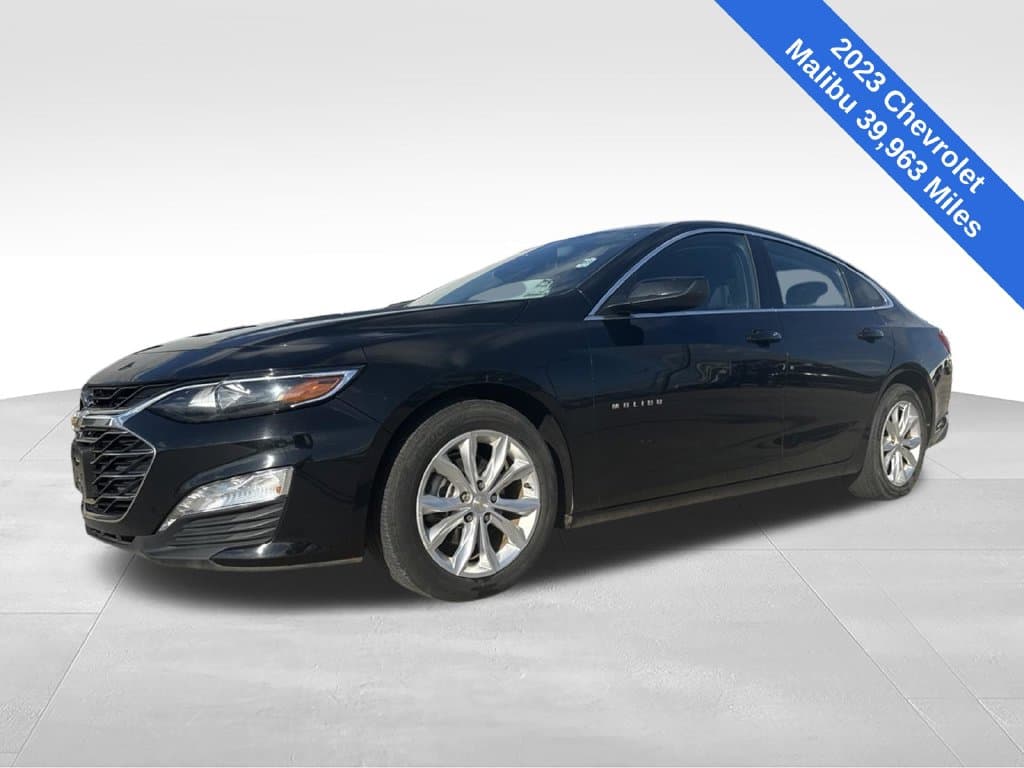 2023 Chevrolet Malibu LT — photo 1 of 12