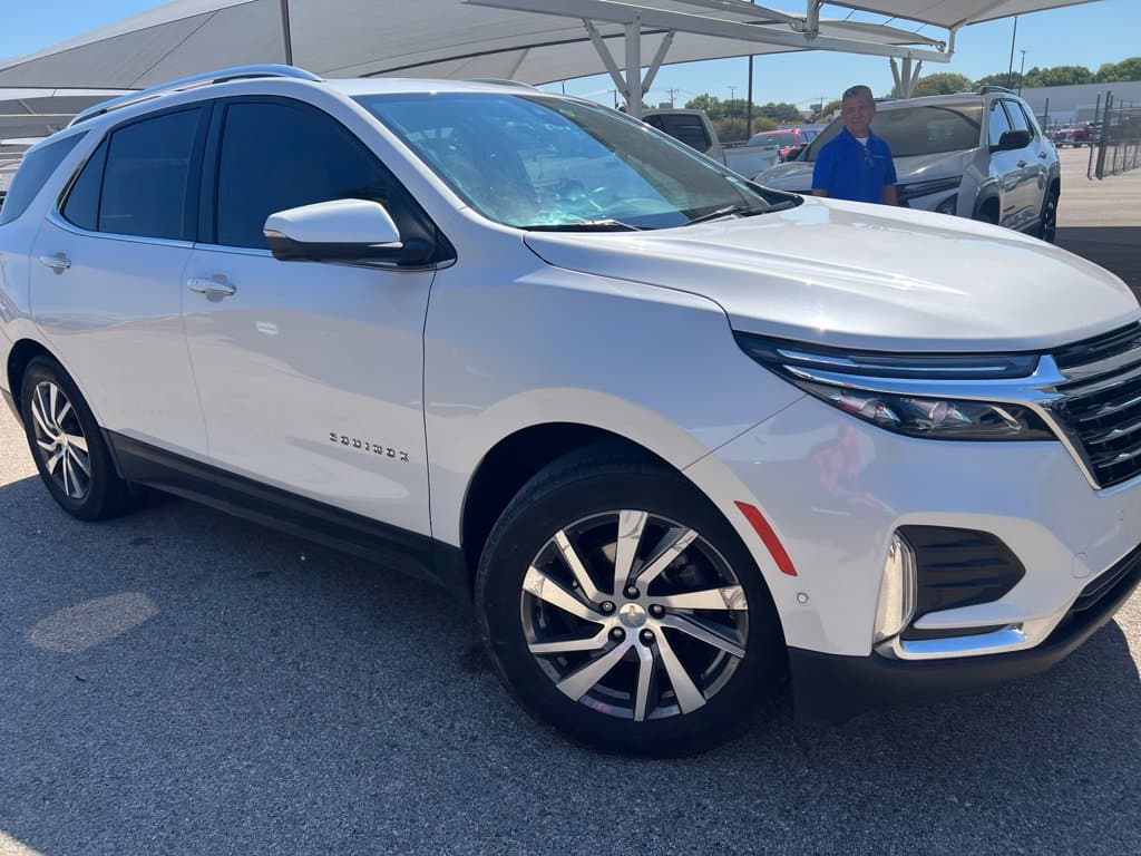 2024 Chevrolet Equinox Premier — photo 1 of 10