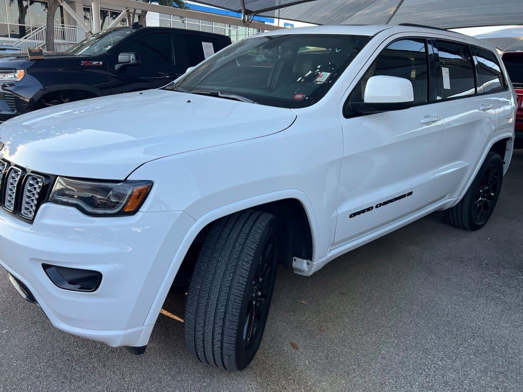 2022 Jeep Grand Cherokee WK Laredo X — photo 1 of 15