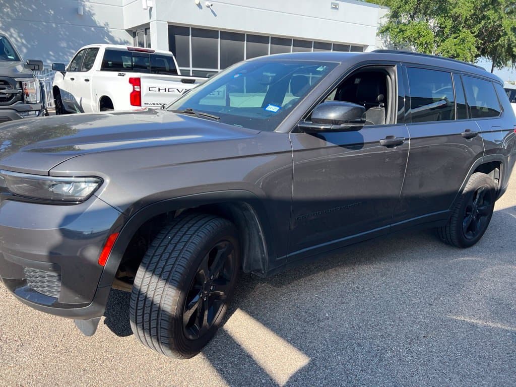2021 Jeep Grand Cherokee L Altitude — photo 1 of 10