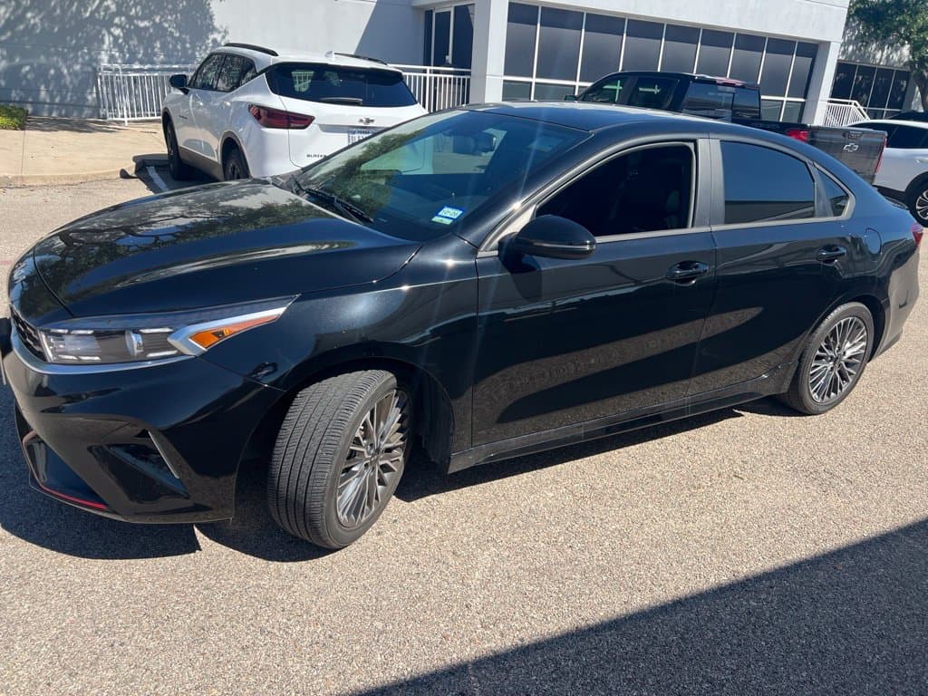 2023 Kia Forte GT-Line — photo 1 of 14