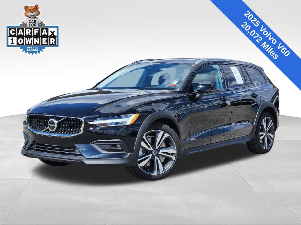 2025 Volvo V60 Cross Country Base — photo 1 of 39