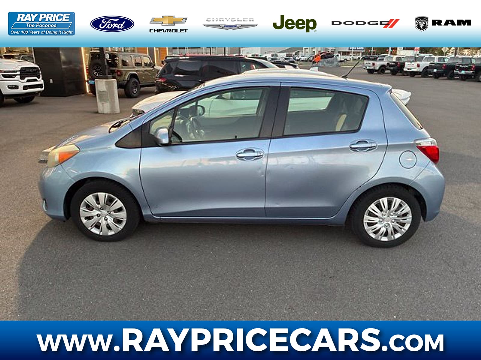 2014 Toyota Yaris LE — photo 1 of 10