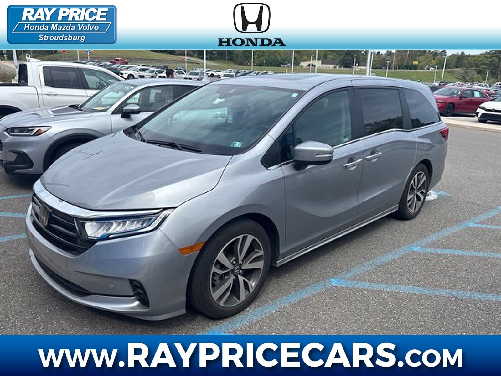 2024 Honda Odyssey Touring — photo 1 of 3