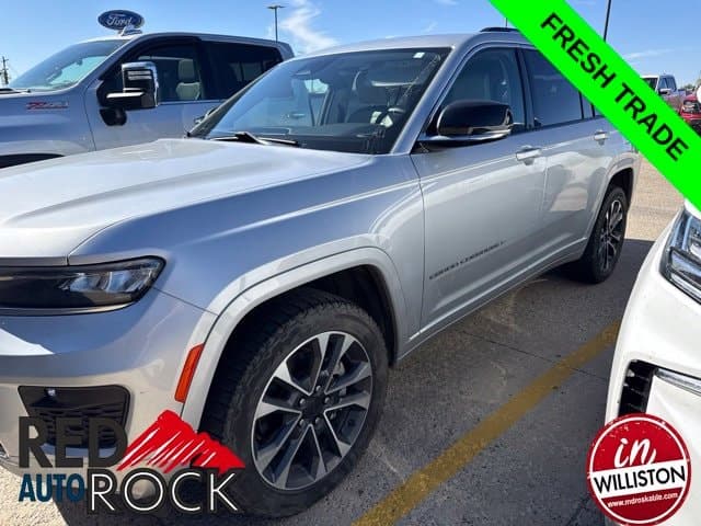 2021 Jeep Grand Cherokee L Overland — photo 1 of 10
