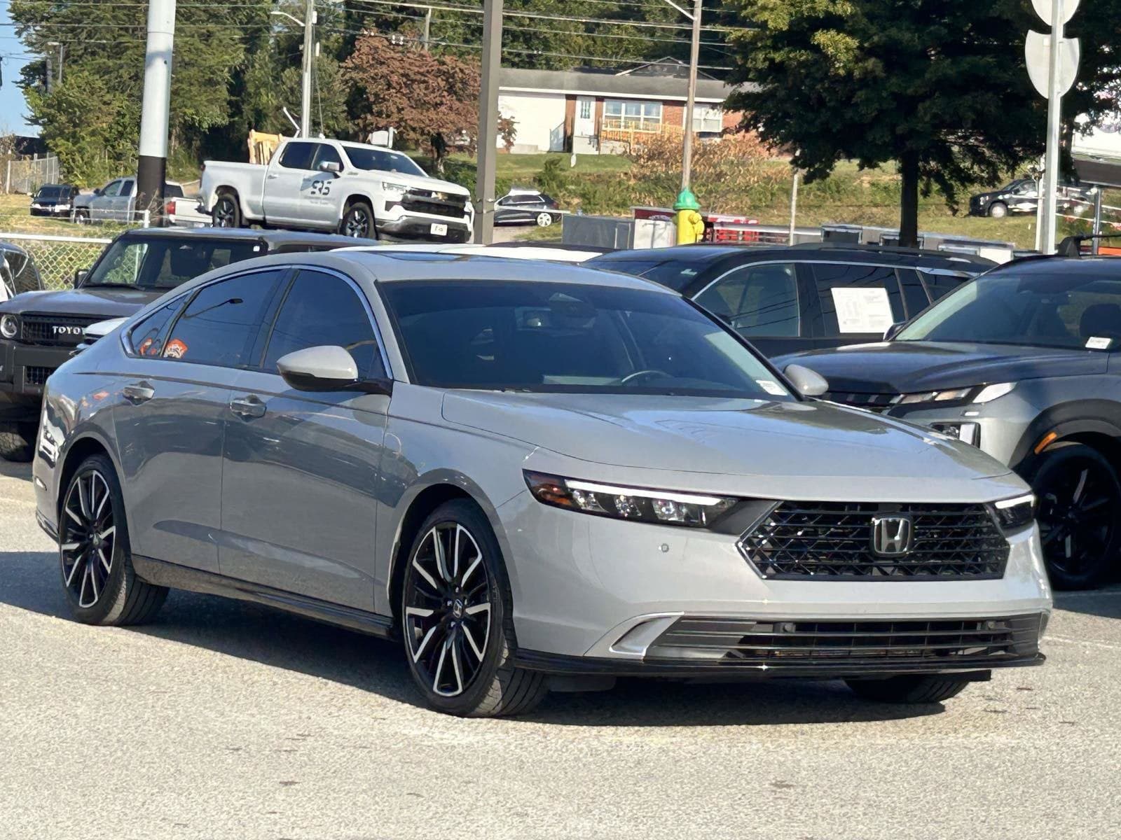 2025 Honda Accord Hybrid Touring — photo 1 of 25