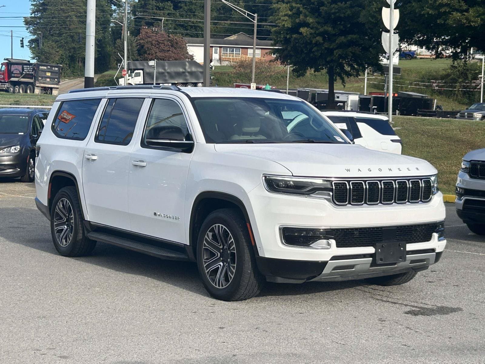 2024 Jeep Wagoneer L Series II — photo 1 of 25